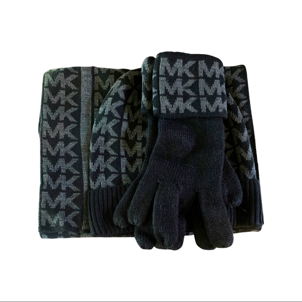 New with Tags Michael Kors cold weather accessories.